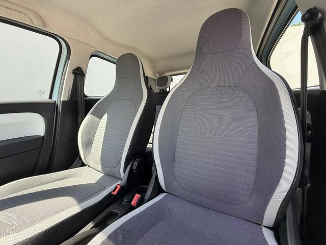 Renault TWINGO Z.E. R80 E-Tech Equilibre 22 kWh / Accu SOH 95% / Navigatie via Apple Carplay & Android Auto / Airco / Clima / Elektr. Ramen / Hoogte Verstelbare Stoel / DAB /