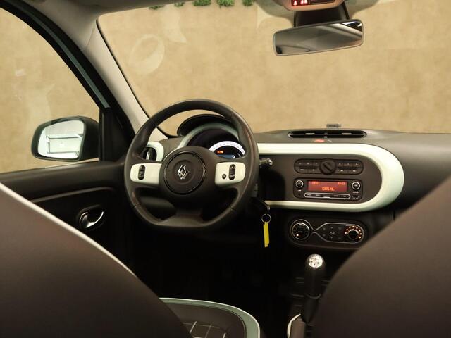 Renault TWINGO 1.0 SCe Intens - ORIGINEEL NEDERLANDSE AUTO - AFKOMSTIG VAN 1E EIGENAAR - ELEKTRISCH CABRIODAK - PARKEERSENSOREN ACHTER - 16 INCH LICHT METALEN VELGEN - BLUETOOTH - CRUISE CONTROL - DEELS LEDEREN BEKLEDING - CLIMATE CONTROL