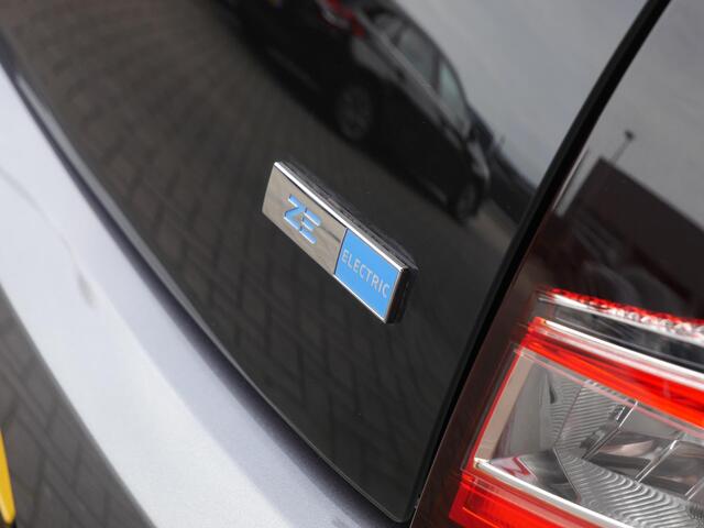 Renault TWINGO Z.E. R80 Intens | Cruise control | Climate control Lichtmetalen velgen | Bluetooth