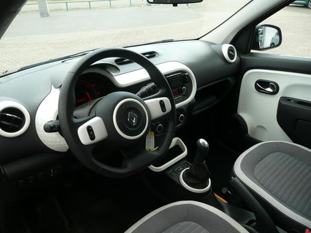 Renault TWINGO 1.0 SCe 70PK 5DRS. Collection AIRCO/ CRUISE CONTROLE/ PACK ROUGE/ STRIPING/ ETC... 1e EIGENAAR! RIJKLAAR!