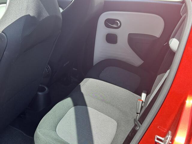 Renault TWINGO Z.E. R80 Collection | Navigatie Via Apple & Android Carplay | Climate Control | Lichtmetalen Velgen | | Volledig Dealer Onderhouden |