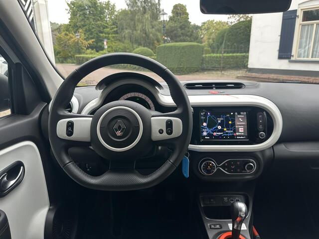 Renault TWINGO Z.E. R80 Série Limitée Vibes | Eerste eigenaar | Nederlandse auto | Navigatiesysteem | Camera achter | Unieke kilometerstand | 100% elektrisch | Dealeronderhouden | SoH 95% | Voorstoelen verwarmd | Unieke uitvoering |