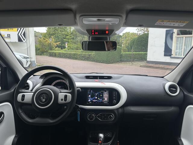 Renault TWINGO Z.E. R80 Série Limitée Vibes | Eerste eigenaar | Nederlandse auto | Navigatiesysteem | Camera achter | Unieke kilometerstand | 100% elektrisch | Dealeronderhouden | SoH 95% | Voorstoelen verwarmd | Unieke uitvoering |