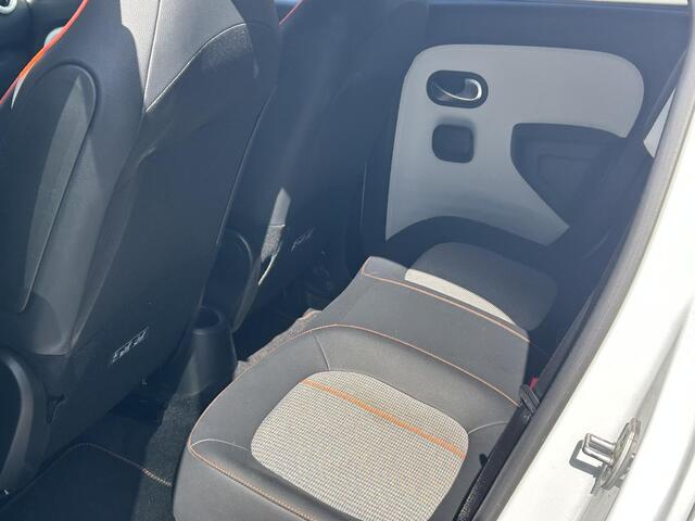 Renault TWINGO Z.E. R80 Série Limitée Vibes SoH 93,8% | Carplay | Camera | Cruise Control | Half Leder – foto 8