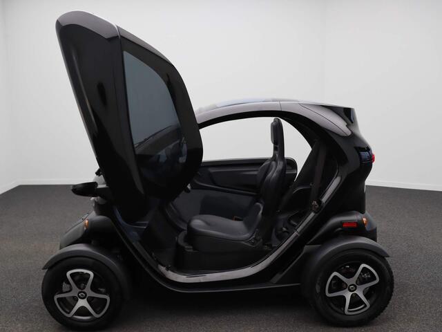 Renault TWIZY Intens (Koop Accu) | 80km/u | 1e eigenaar | Volledig dealer onderhouden | Panoramisch dak |