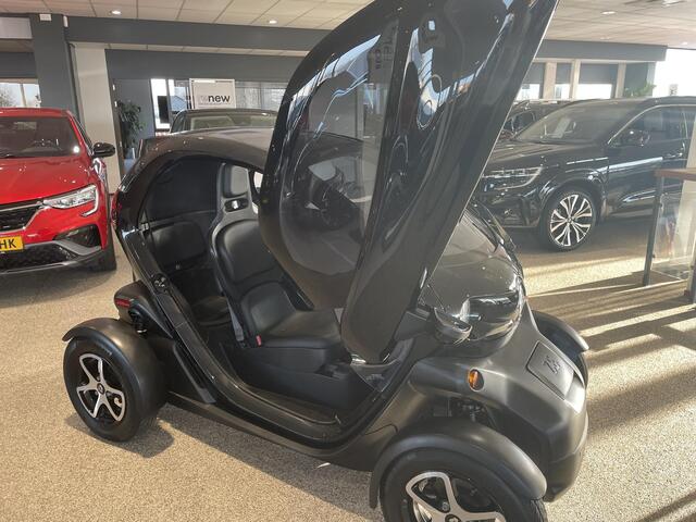 Renault TWIZY Intens 45KM. l SCOOTER RIJBEWIJS l 2 ZITPLAATSEN l WEINIG KILOMETERS l AL VANAF 16 JARIG LEEFTIJD RIJBAAR