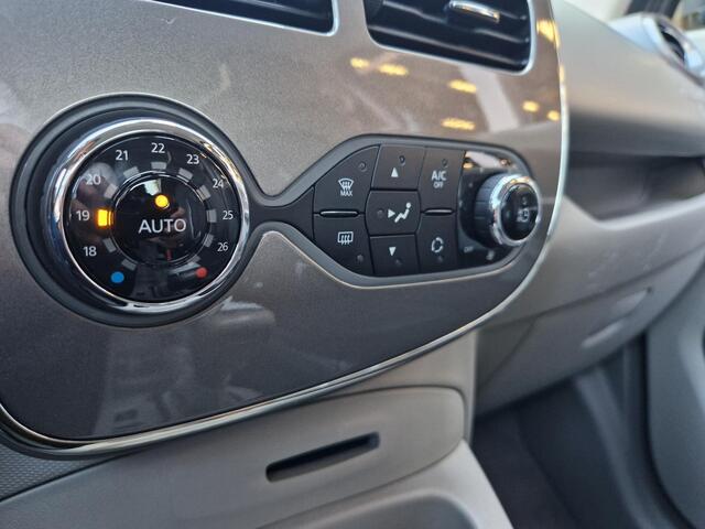 Renault ZOE Q90 Bose Quickcharge 41 kWh | DAB | Camera | Navi | Clima | Licht- en Regensensor |