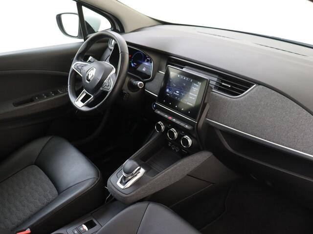 Renault ZOE R135 Intens 52 kWh Koopaccu | Navigatie | Android Auto | Apple Carplay | Trekhaak | Parkeersensoren | Lichtmatalen Velgen