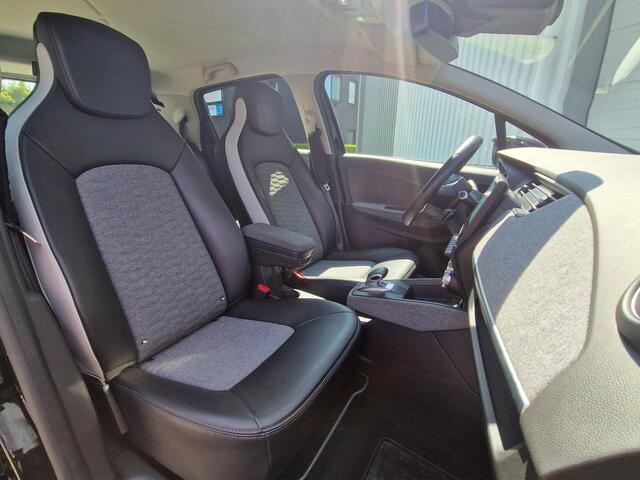 Renault ZOE R135 Intens 52 kWh (ex Accu) / Dealer Onderhouden / SOH 89% / Achteruitrijcamera / Navigatie / Apple Carplay & Android Auto / Dode Hoek Sensoren / Lichtmetalen Velgen /