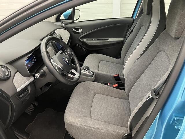 Renault ZOE R110 Zen 52 kWh / Koopaccu / Dealer Onderhouden / Apple CarPlay/Android Auto / Climate Control / Digitaal Dashboard / Cruise Control / Camera en Sensoren Voor + Achter /