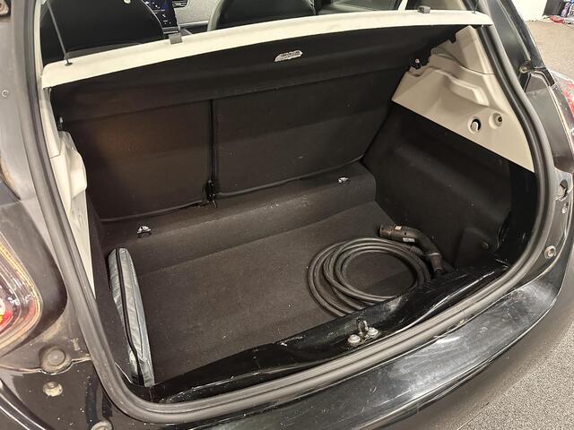 Renault ZOE R135 Intens 52 kWh Koopaccu Navigatie Apple Carplay/Android Auto Camera Parkeersensoren Cruise Control Stoel- en stuurverwarming Climate Control Lichtmetalen velgen