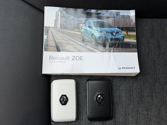 Renault ZOE R135 Intens 52 kWh / SOH 91 % / Koopaccu / 1e Eigenaar / CCS Snelladen / Camera / PDC / Navigatie / Stoelverwarming / Stuurwielverwarming / Dodehoek Detectie /