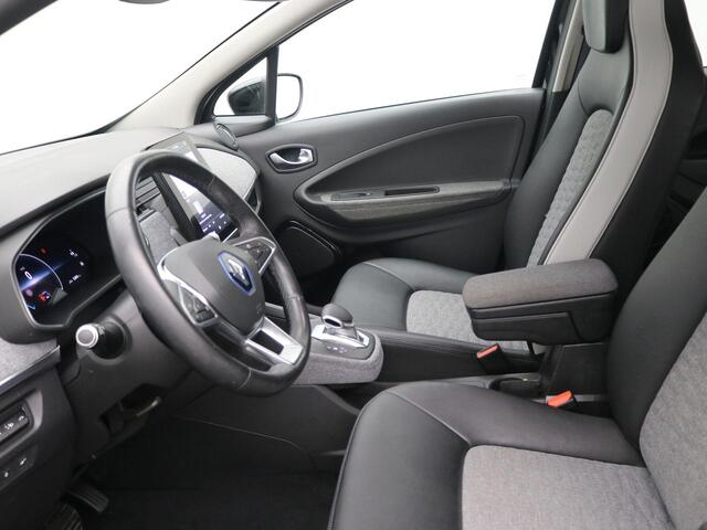 Renault ZOE R135 Intens Business 52 kWh / Warmtepomp / Trekhaak / Stoel en Stuurverwarming / SoH 86% / Achteruitrij Camera / Dodehoek Detectie / Historie Bekend / 1ste Eigenaar /