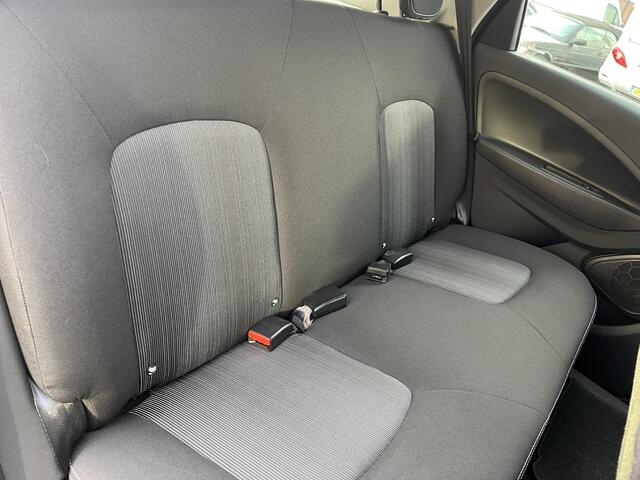 Renault ZOE R90 Entry 22 kWh (ex Accu) Zeer goed onderhouden en complete uitvoering, navi, pdc, cruise controle, tel. etc.