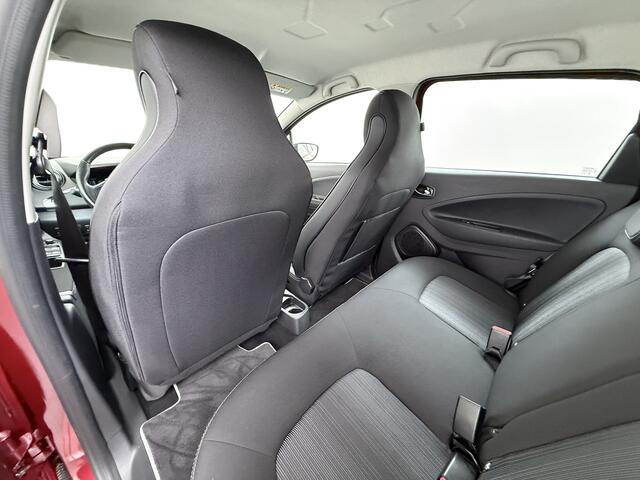 Renault ZOE R110 Limited 41kWh Huur Accu Navi Ecc Apple Carplay/Android Auto Cruise Control Pdc Lmv 16" Bluetooth Privacy Glas Keyless Led