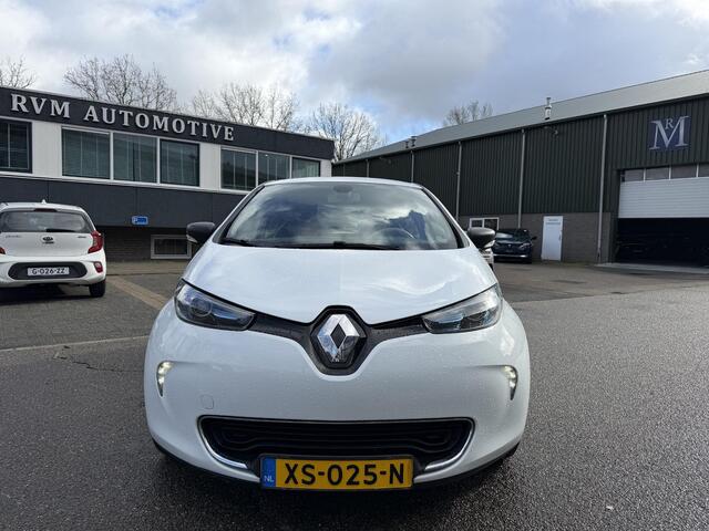 Renault ZOE R90 Life 41 kWh KOOPACCU | SOH 99% | 3-FASE LADER | RENAULT DEALER ONDERHOUDEN | NAVIGATIE | PARKEERSENSOREN | ORIGINEEL NL AUTO (NAP) | CLIMATE CONTROL | RIJKLAAR GELEVERD MET 12 MND BOVAG GARANTIE |