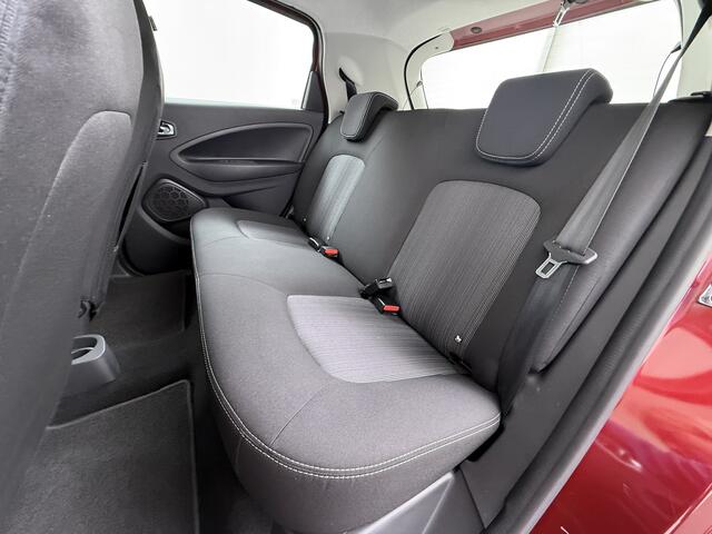 Renault ZOE Q90 Intens Quickcharge 41 kWh 3fase (ex Accu) Navi Camera MultiMedia 16"LM-v ECC Licht+Zicht-Pakket Cruise Control USB Digi-Dash Int.Voorwerwarming LED-v+a :Pack Parking ¤ 36.000,- nieuw ! SOH 86%