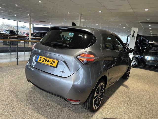 Renault ZOE R135 Iconic 52 kWh (Koop Accu) | CAMERA | PARKEERSENSOREN | CLIMATE CONTROL | CRUISE CONTROL | APPLE CARPLAY