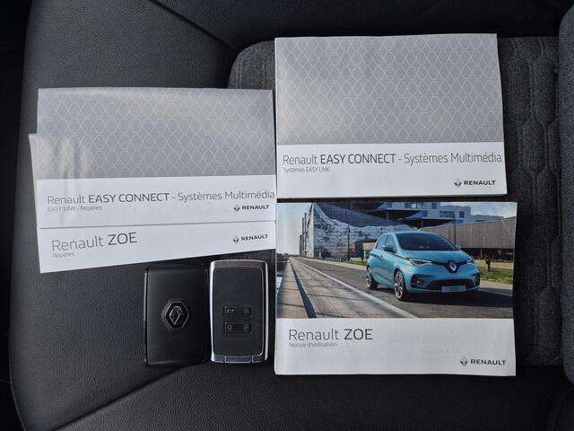 Renault ZOE R135 Intens 52 kWh Automaat / Dealer onderhouden / Koop Accu SOH 95,33% / Pack winter / Batterijgarantie 8jaar / Stuur- & Stoelverwarming / Achteruitrijcamera / Navigatie / Apple Carplay Android Auto / Cruise control /