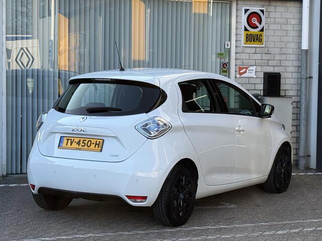 Renault ZOE R90 Life 41 kWh | incl accu (!) | Navigatie | Climate Control | Key-less | Parkeersensoren |