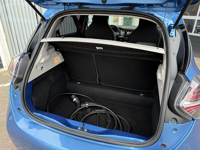 Renault ZOE R110 Life 52 kWh | Achteruitrijcamera | Climate Control | DAB | Climate Control | Lichtmetaal | Parkeersensoren | Cruise Control |