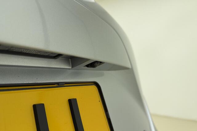 Renault ZOE R135 Intens 52 kWh | 395KM WLTP | Stoelverwarming | Parkeercamera | Navigatie | Parkeersensoren | Start/stopknop | Digital Instrumentenpaneel | Climate Control |