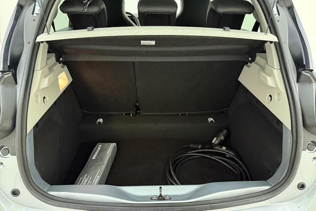 Renault ZOE R135 Intens 52 kWh | 395KM WLTP | Stoelverwarming | Parkeercamera | Navigatie | Parkeersensoren | Start/stopknop | Digital Instrumentenpaneel | Climate Control |