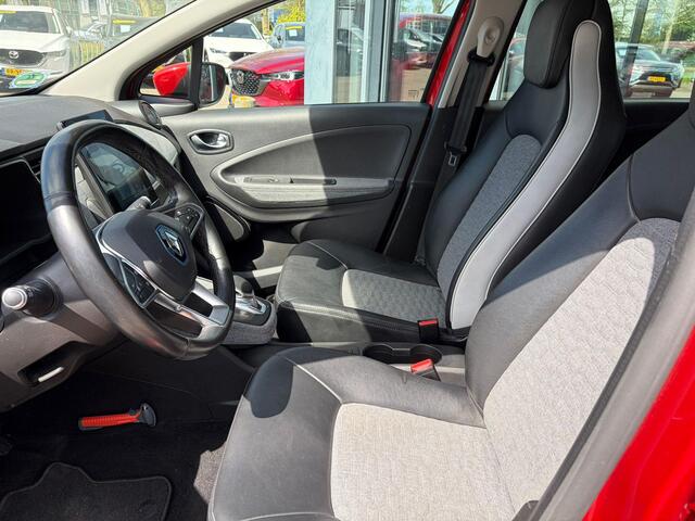 Renault ZOE R135 Intens Business 52 kWh | NED AUTO | PARK ASSIST | ACHTERUITRIJCAMERA | 16 INCH LMV | CRUISE CONTROL | STOEL + STUUR VERWARMING | APPLE & ANDROID AUTO |