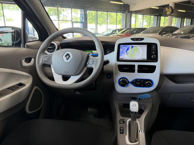 Renault ZOE R90 41 kWh (Huur Accu) Navigatie | Clima | 16" | Cruise control | Bluetooth | Dealer onderhouden!