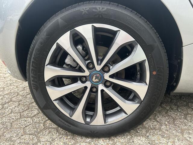 Renault ZOE R135 Zen 52 kWh / SOH 90,8% / Groot Navigatie Scherm / 1e Eigenaar / Dealer Onderhouden / Achteruitrijcamera / Carplay / Android Auto / CCS Snelladen /