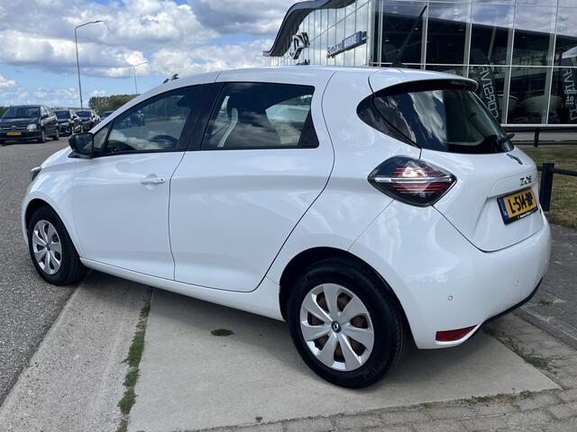Renault ZOE R110 Life 52 kWh / Koopbatterij / Parkeerhulp. Achter / Navigatie /