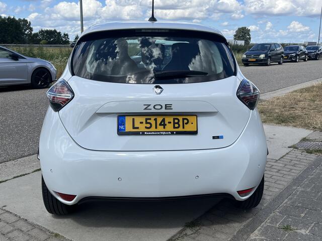 Renault ZOE R110 Life 52 kWh / Koopbatterij / Parkeerhulp. Achter / Navigatie /