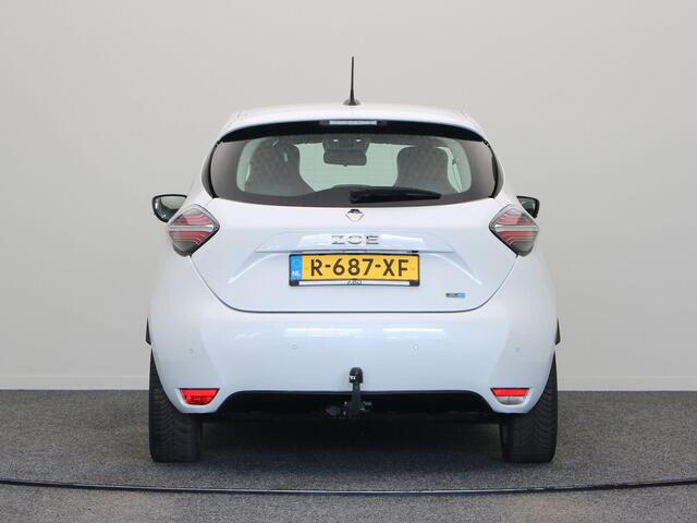 Renault ZOE R135 Intens 52 kWh | Koop Accu | Trekhaak | Stoel/Stuur verwarming | CCS Snelladen | Achteruitrijcamera | Climate Control |