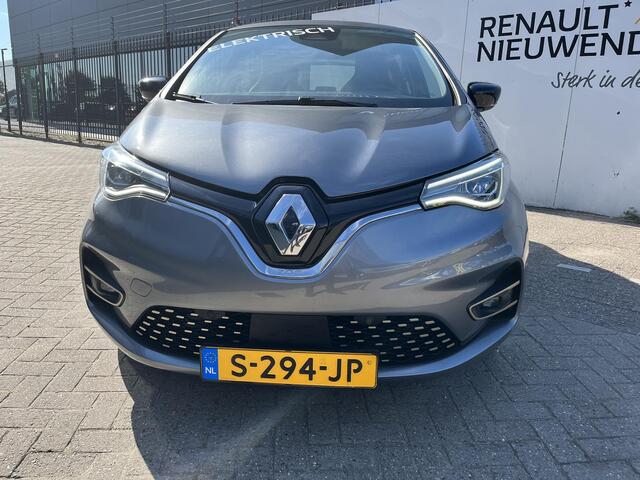 Renault ZOE R135 Iconic 52 kWh (Koop Accu) AUTOMAAT | BLIND SPOT | CAMERA | SENSOREN | CLIMATE | CRUISE CONTROL | APPLE CARPLAY