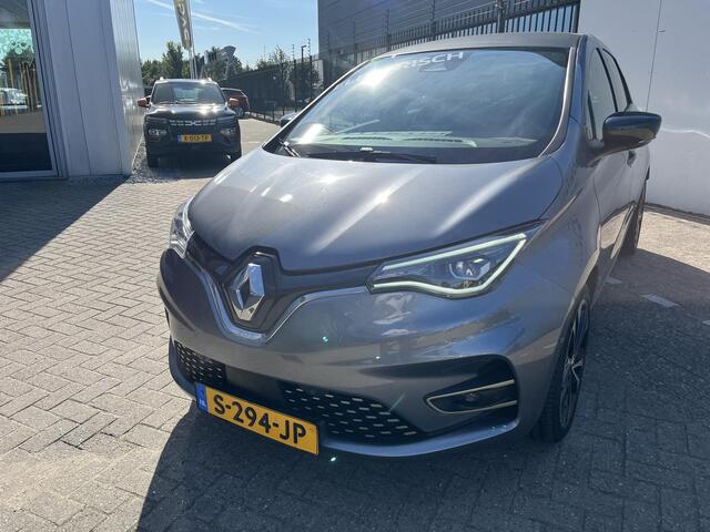 Renault ZOE R135 Iconic 52 kWh (Koop Accu) AUTOMAAT | BLIND SPOT | CAMERA | SENSOREN | CLIMATE | CRUISE CONTROL | APPLE CARPLAY