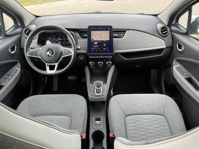 Renault ZOE R135 52 kWh / Koopaccu / Keyless / Camera / Parkeerhulp V+A / Navigatie /