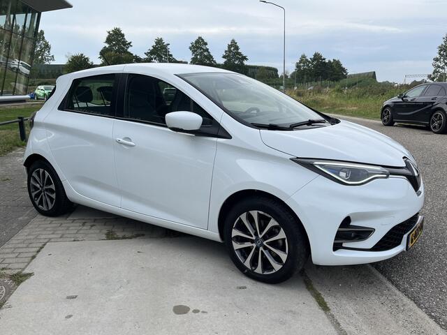 Renault ZOE R135 52 kWh / Koopaccu / Keyless / Camera / Parkeerhulp V+A / Navigatie /