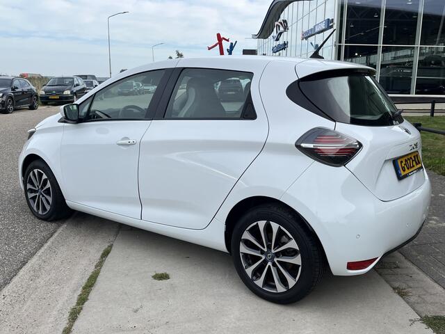 Renault ZOE R135 52 kWh / Koopaccu / Keyless / Camera / Parkeerhulp V+A / Navigatie /