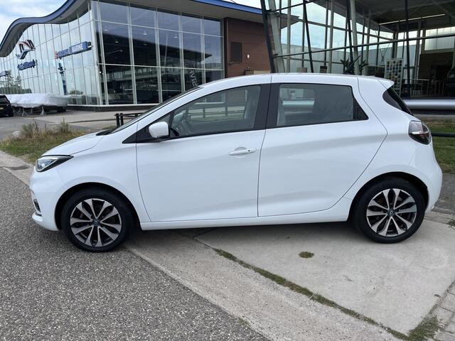 Renault ZOE R135 52 kWh / Koopaccu / Keyless / Camera / Parkeerhulp V+A / Navigatie /