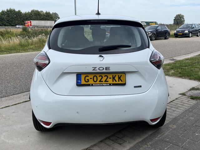 Renault ZOE R135 52 kWh / Koopaccu / Keyless / Camera / Parkeerhulp V+A / Navigatie /