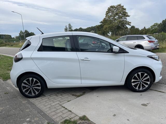 Renault ZOE R135 52 kWh / Koopaccu / Keyless / Camera / Parkeerhulp V+A / Navigatie /