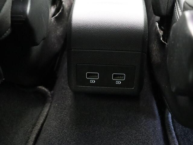 Renault ZOE R135 Intens 52 kWh | Achteruitrijcamera | Navigatie | Cruise control | LED verlichting | Dodehoek detectie | Parkeersensoren |