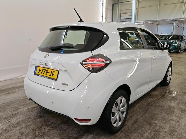 Renault ZOE R110 LIFE 52 kWh I KOOPACCU I NAVIGATIESYSTEEM I P-SENSOREN I CLIMATE CONTROL