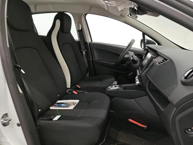 Renault ZOE R110 LIFE 52 kWh I KOOPACCU I NAVIGATIESYSTEEM I P-SENSOREN I CLIMATE CONTROL