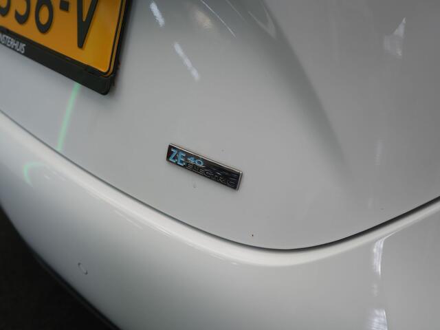 Renault ZOE R90 Life 41 kWh - Accuhuur per maand - RIJKLAARPRIJS - Huuraccu - Automatische Airco - Parkeersensoren Achter