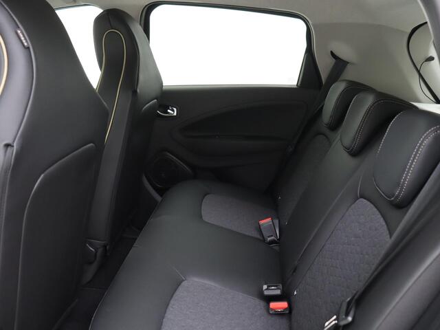 Renault ZOE R135 Pk Iconic 52 kWh incl koopaccu | Navigatie | Climate Control | Cruise Control | Digitale Cockpit | Pack Winter | Bose Premium Audio | Dodehoek Detectie |