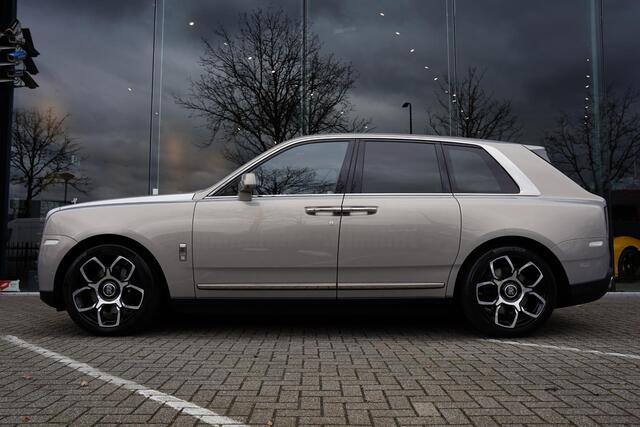 Rolls-Royce Cullinan 6.75 V12 / Bespoke Audio / Starlight / Twin-Coachline