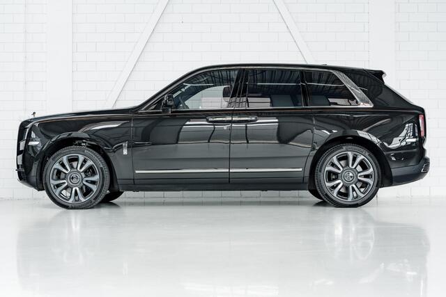 Rolls-Royce Cullinan | Bespoke | 4 Seats | Glass Partition | Theatre |