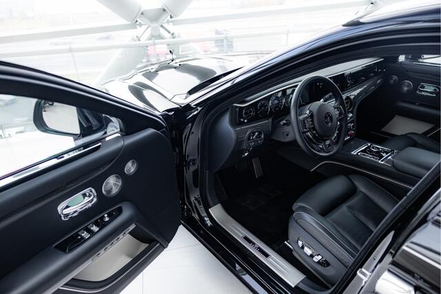 Rolls-Royce GHOST 6.75 V12 | Black Badge | Starlight | TV | Massage |