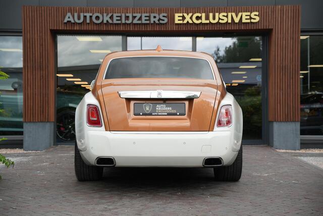 Rolls-Royce PHANTOM 6.7 V12 Starlight Headliner Rear Theatre Individual Rear Seats 22-Inch Polished Wheels